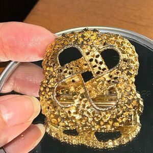 Vintage interlocking knot gold tone scarf slide‎